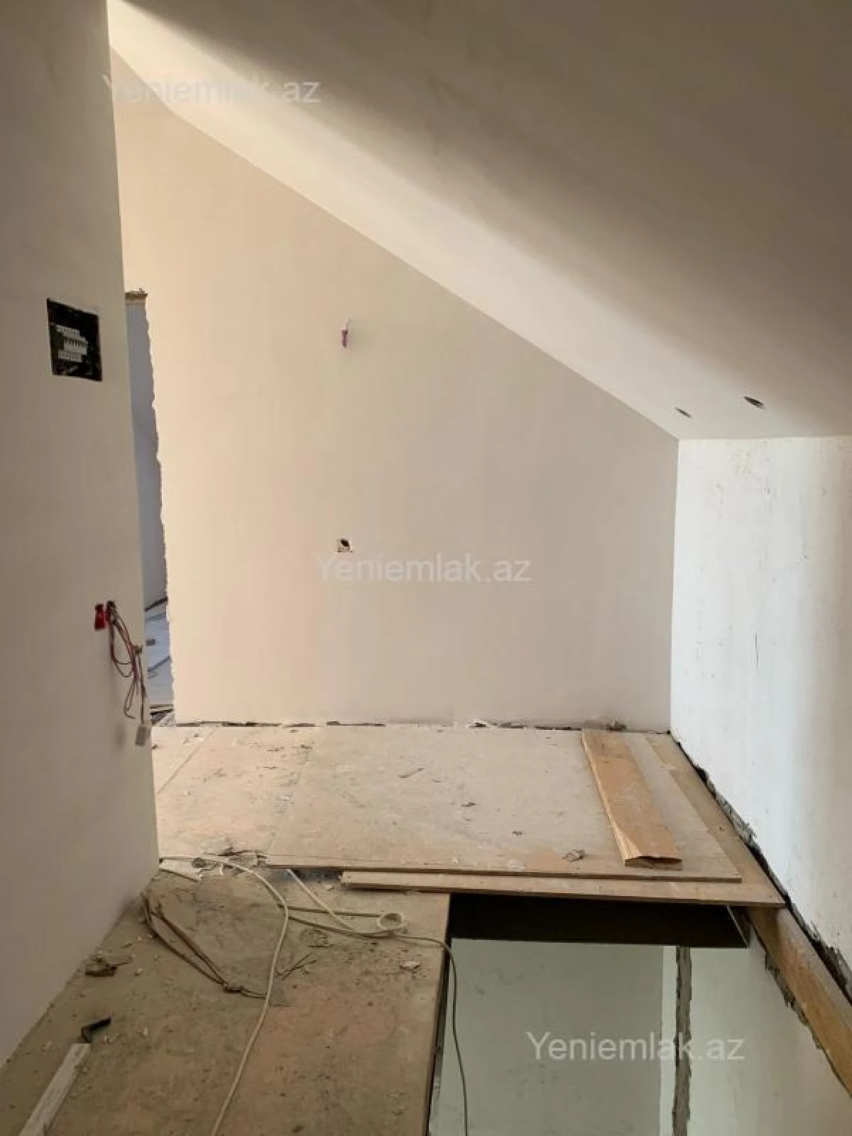 Satılır 6 otaqlı həyət evi 220 m²