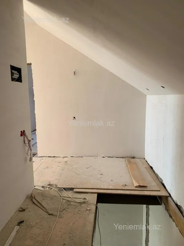 Satılır 6 otaqlı həyət evi 220 m²