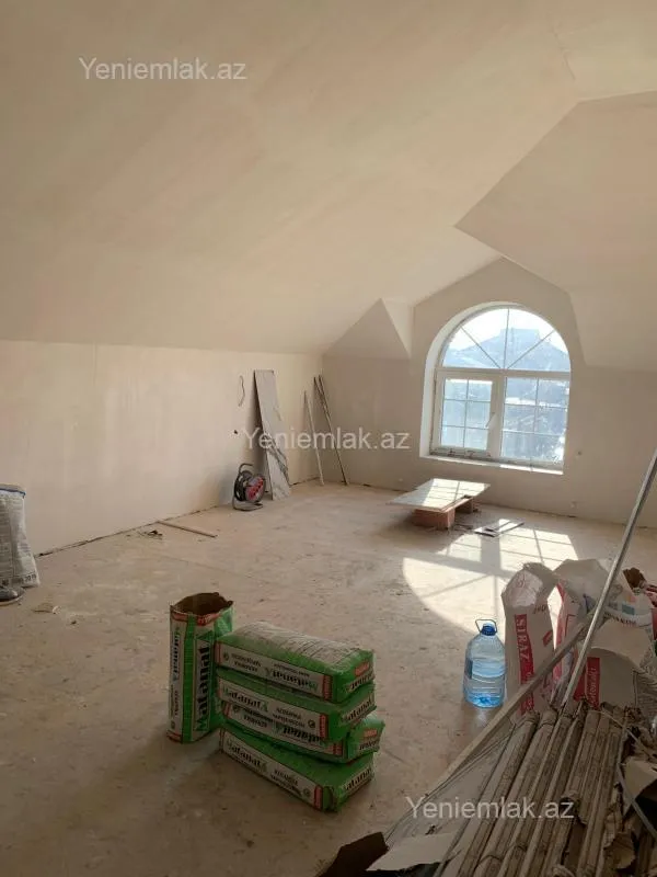 Satılır 6 otaqlı həyət evi 220 m²