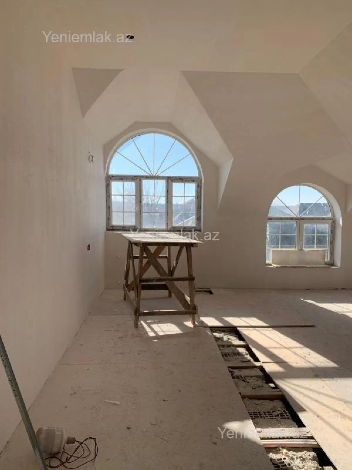 Satılır 6 otaqlı həyət evi 220 m²