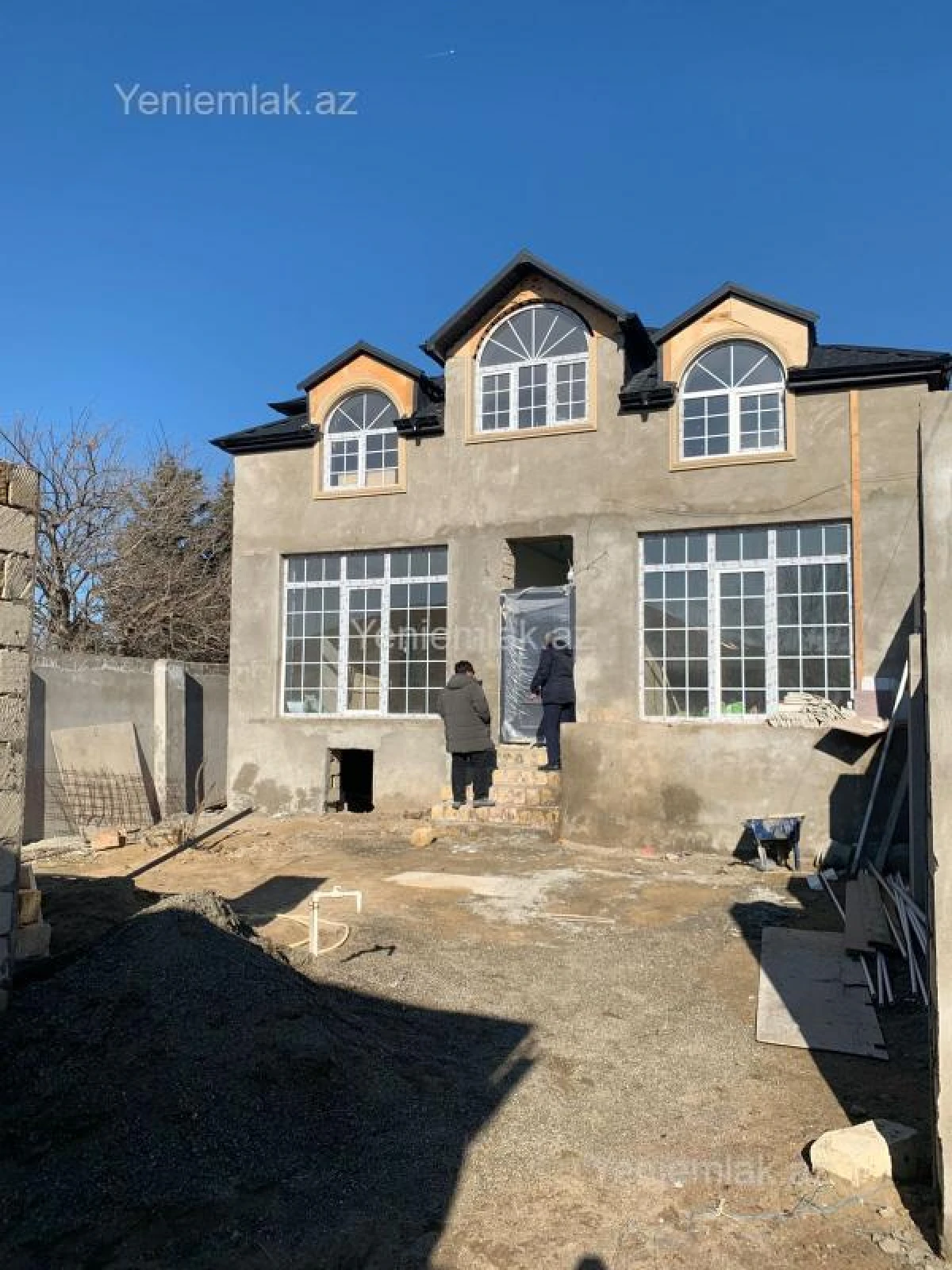 Satılır 6 otaqlı həyət evi 220 m²