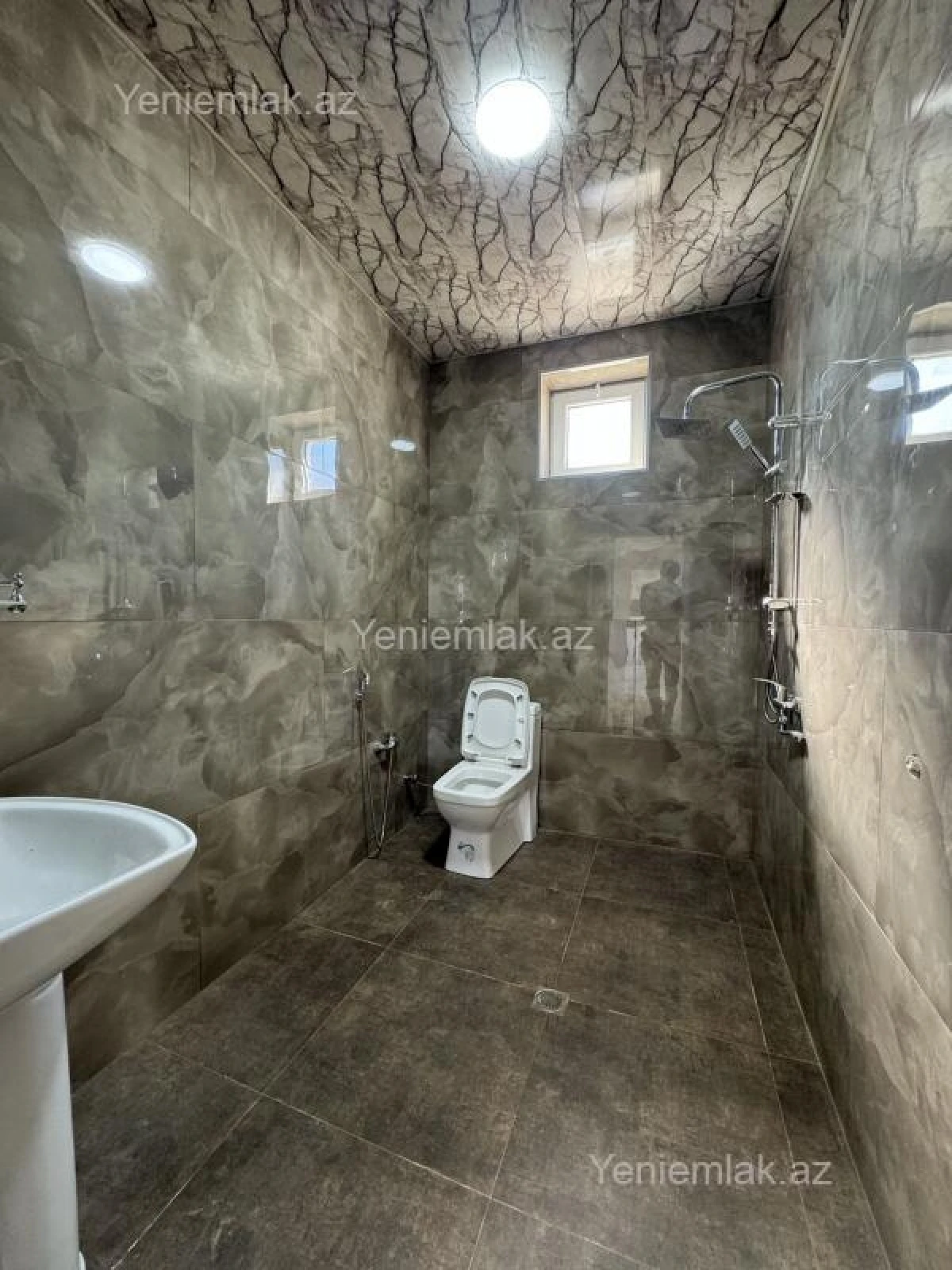 Satılır 2 otaqlı yeni tikili 50 m²