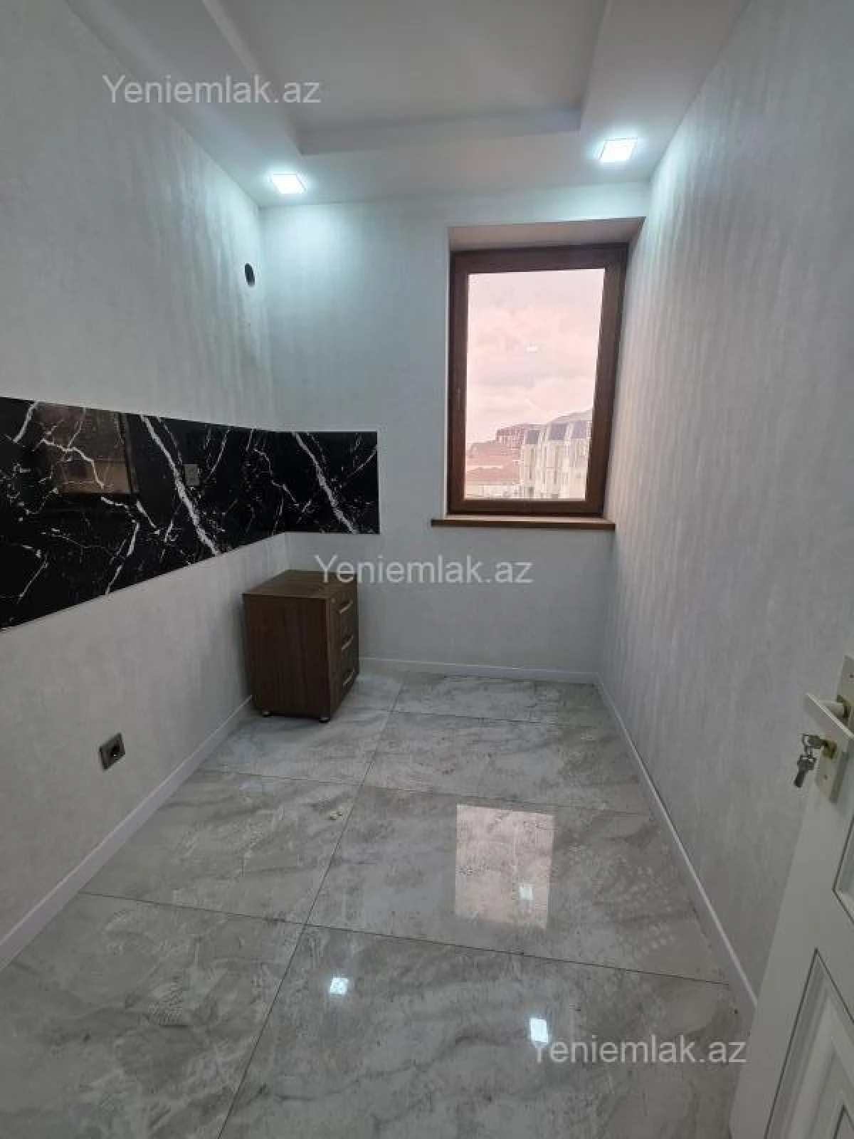 Satılır 3 otaqlı yeni tikili 76 m²