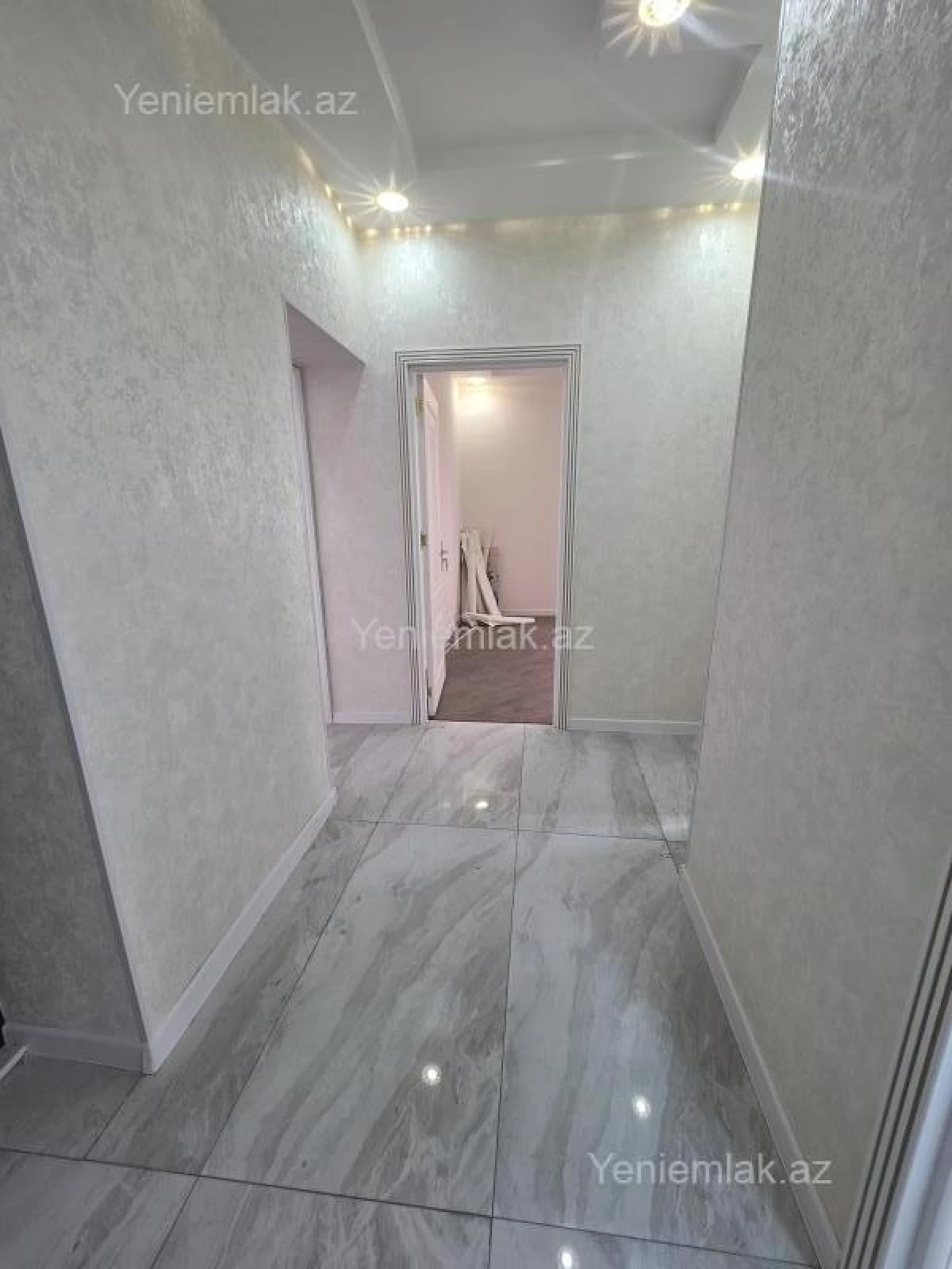 Satılır 3 otaqlı yeni tikili 76 m²
