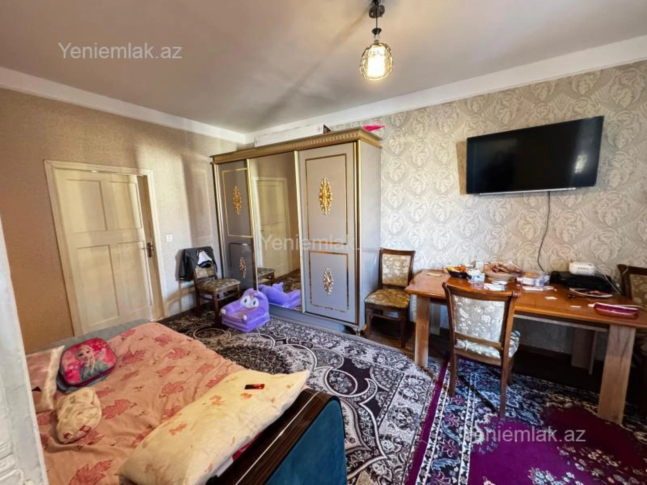 Satılır 2 otaqlı köhnə tikili 55 m²