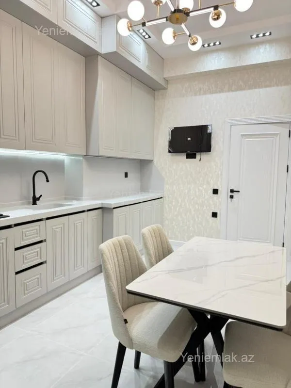 Satılır 3 otaqlı yeni tikili 110 m²