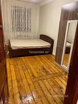 Satılır 2 otaqlı köhnə tikili 55 m²