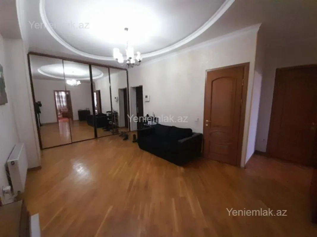 Satılır 3 otaqlı yeni tikili 140 m²