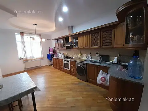 Satılır 3 otaqlı yeni tikili 140 m²