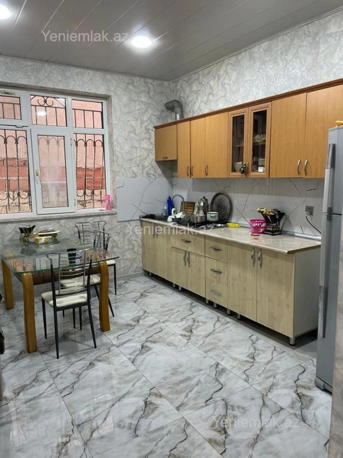 Satılır 6 otaqlı həyət evi 280 m²
