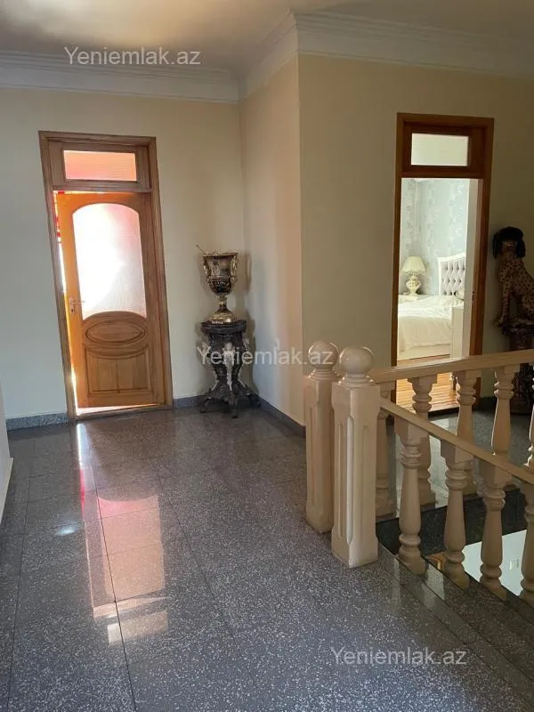 Satılır 6 otaqlı həyət evi 280 m²