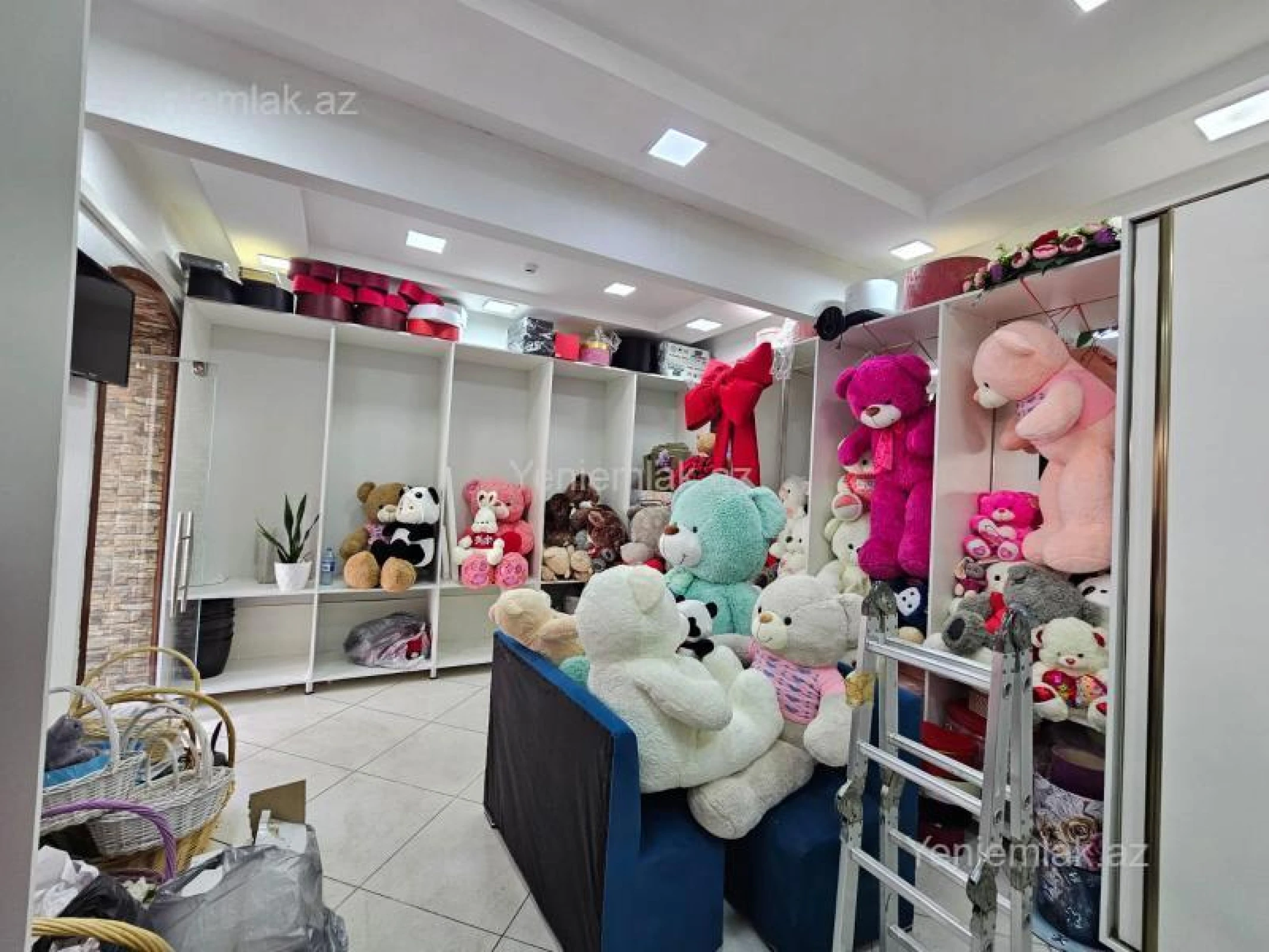 Satılır 1 otaqlı obyekt 30 m²