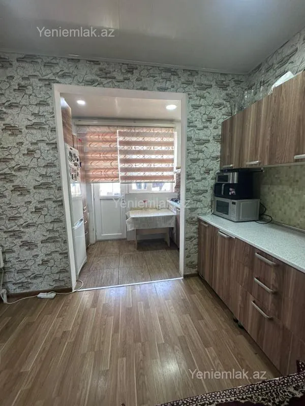 Satılır 2 otaqlı köhnə tikili 70 m²