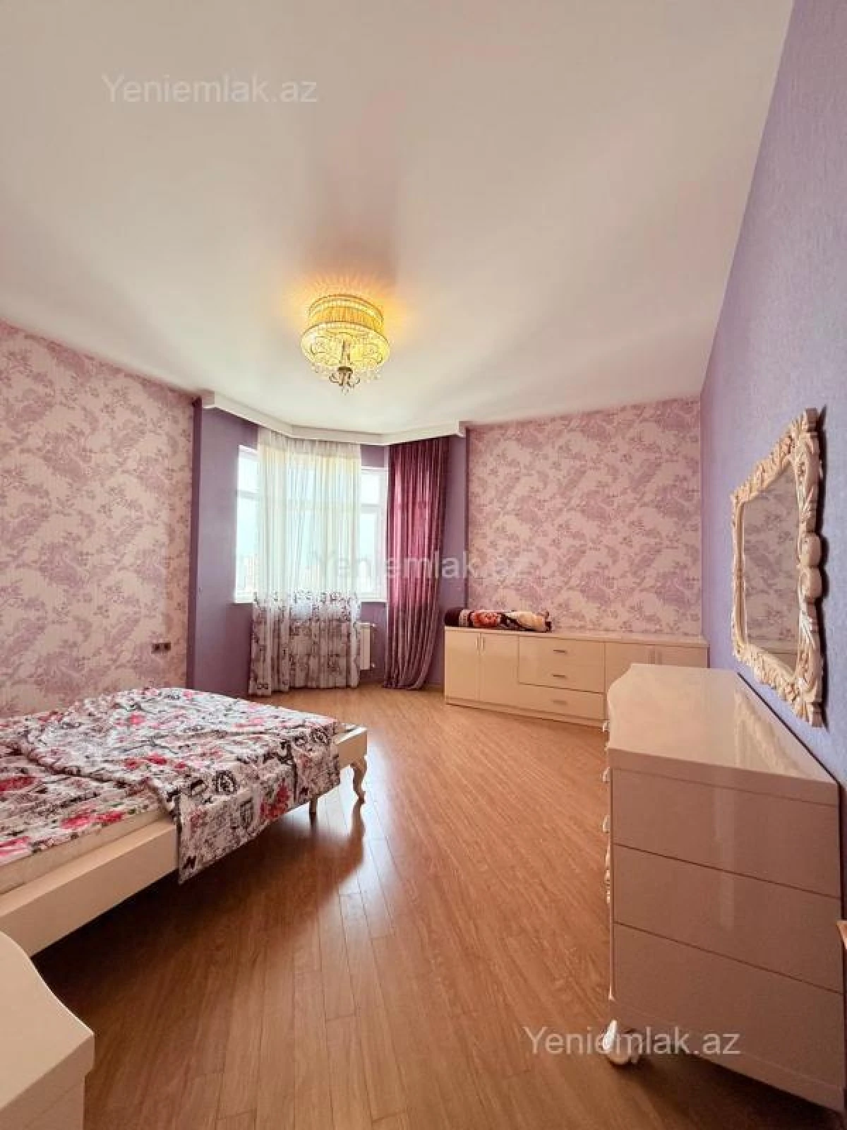 Satılır 4 otaqlı yeni tikili 180 m²