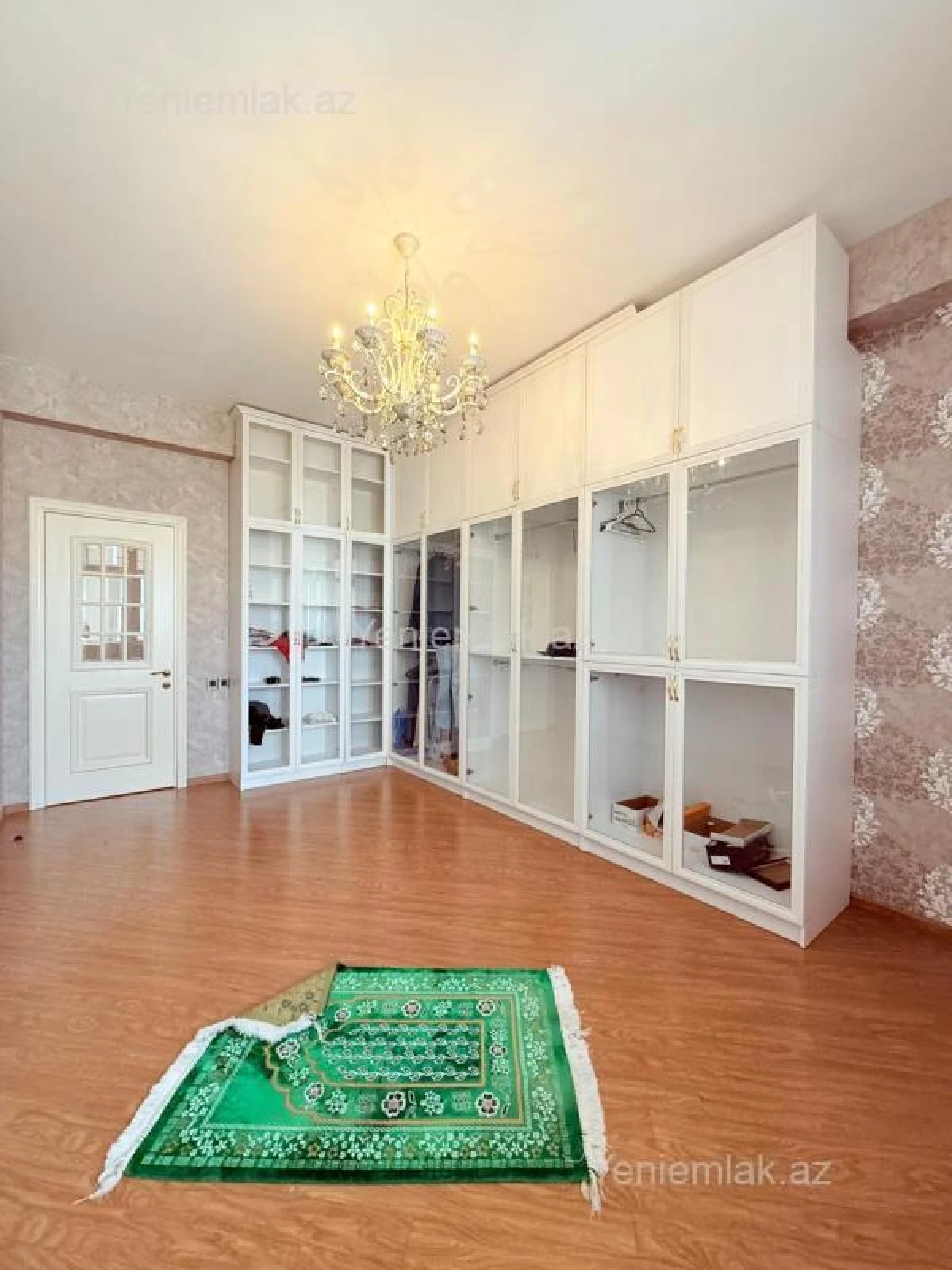Satılır 4 otaqlı yeni tikili 180 m²