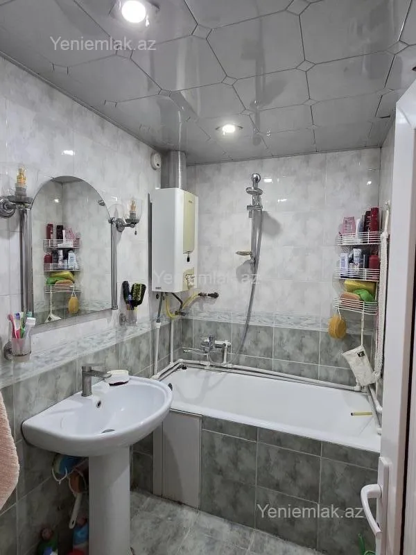 Satılır 3 otaqlı köhnə tikili 85 m²