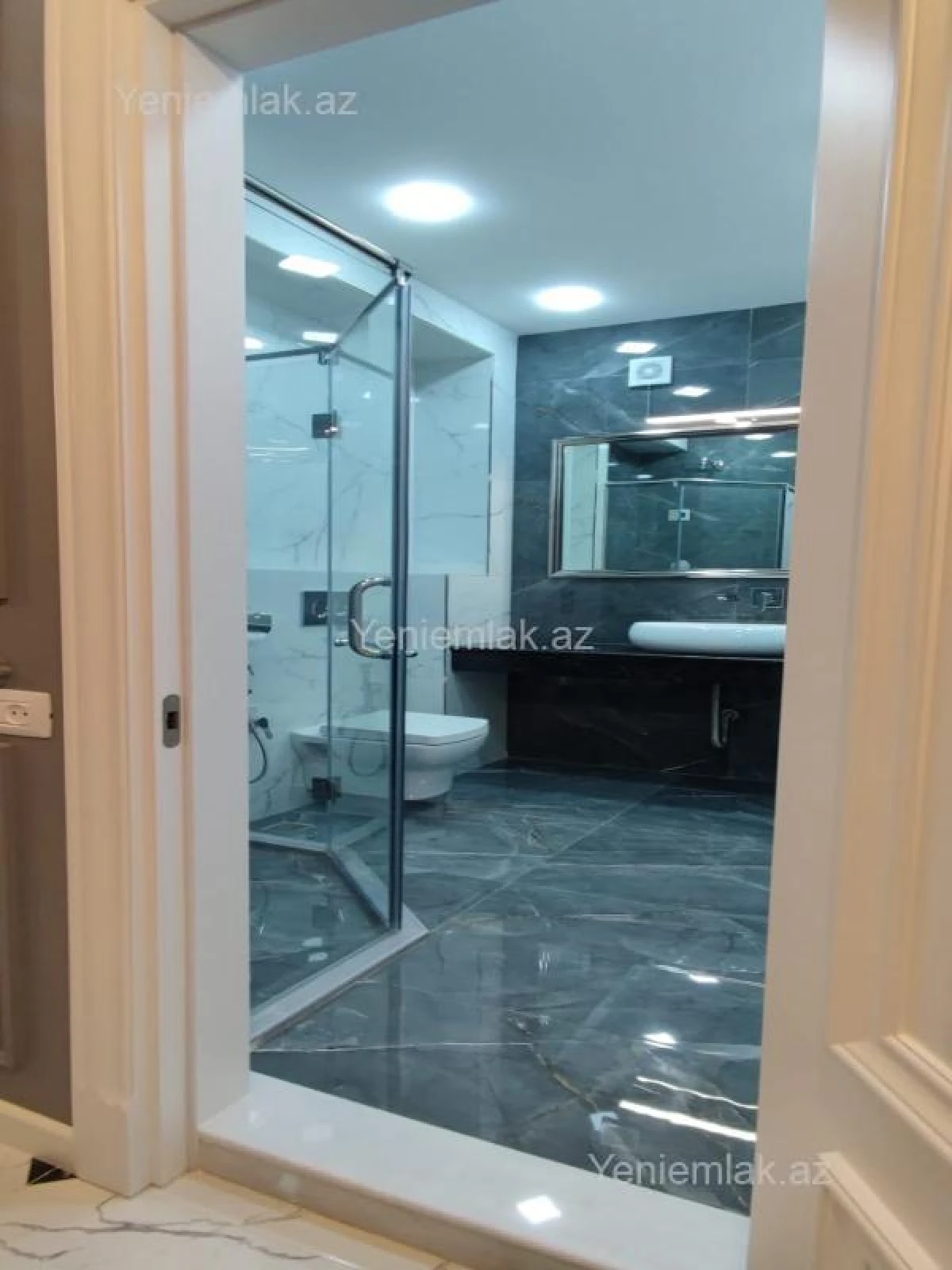 Satılır 3 otaqlı yeni tikili 137 m²