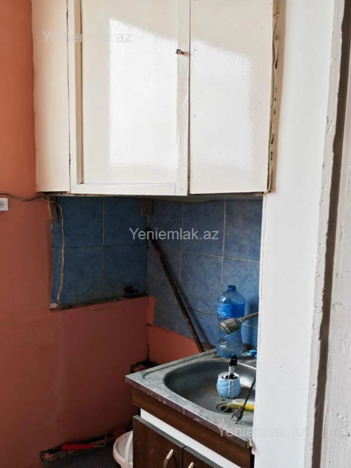 Satılır 1 otaqlı köhnə tikili 20 m²