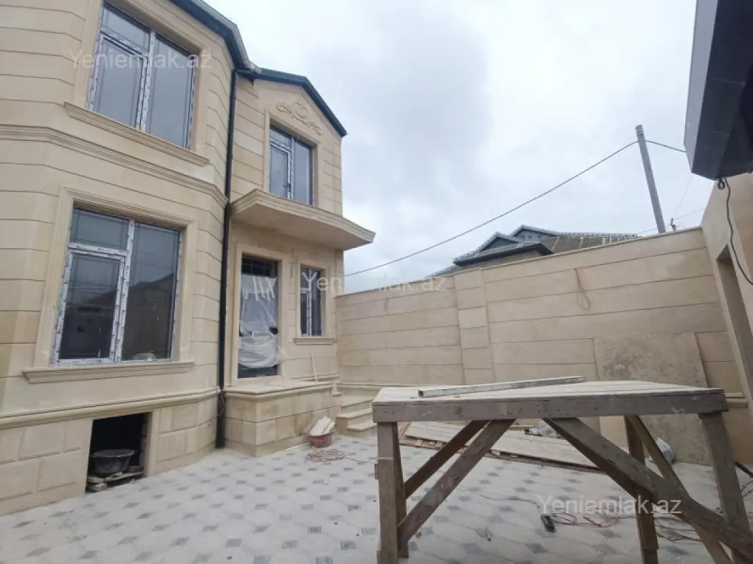 Satılır 5 otaqlı həyət evi 130 m²