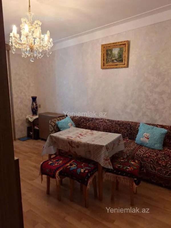 Satılır 5 otaqlı köhnə tikili 35 m²