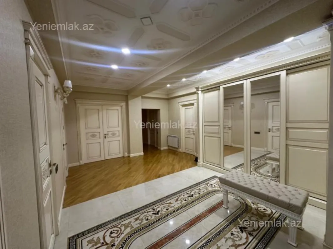 Satılır 4 otaqlı yeni tikili 180 m²