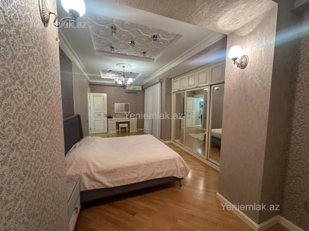 Satılır 4 otaqlı yeni tikili 180 m²