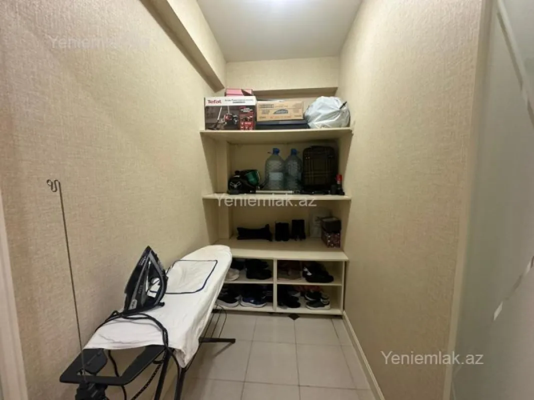 Satılır 4 otaqlı yeni tikili 180 m²
