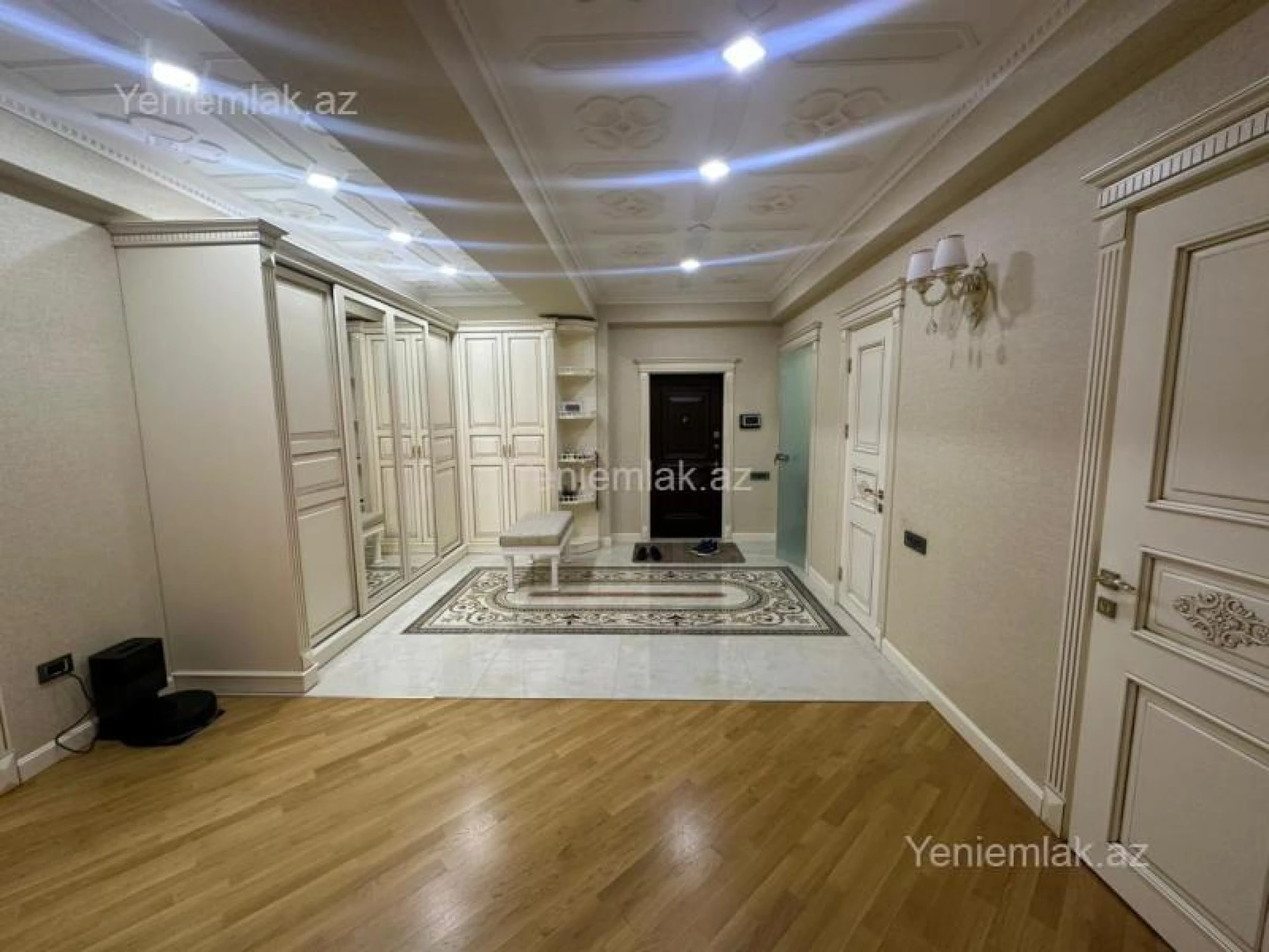 Satılır 4 otaqlı yeni tikili 180 m²