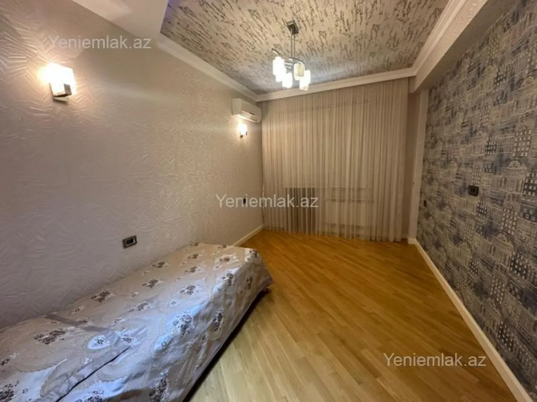 Satılır 4 otaqlı yeni tikili 180 m²