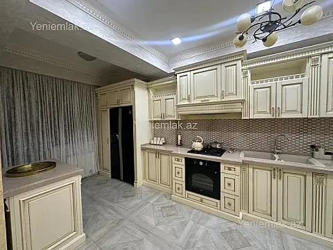Satılır 4 otaqlı yeni tikili 180 m²