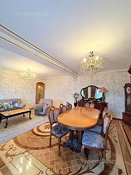 Satılır 5 otaqlı köhnə tikili 130 m²