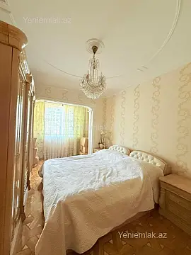 Satılır 5 otaqlı köhnə tikili 130 m²