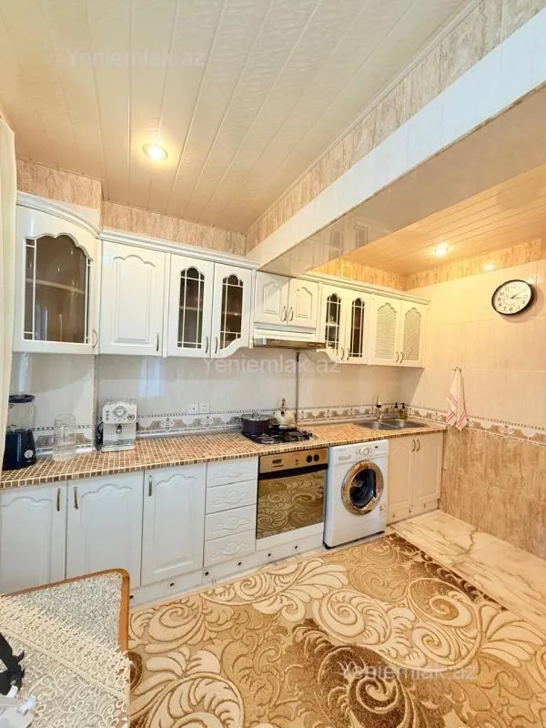 Satılır 5 otaqlı köhnə tikili 130 m²