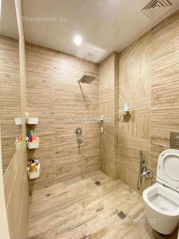 Satılır 3 otaqlı yeni tikili 125 m²