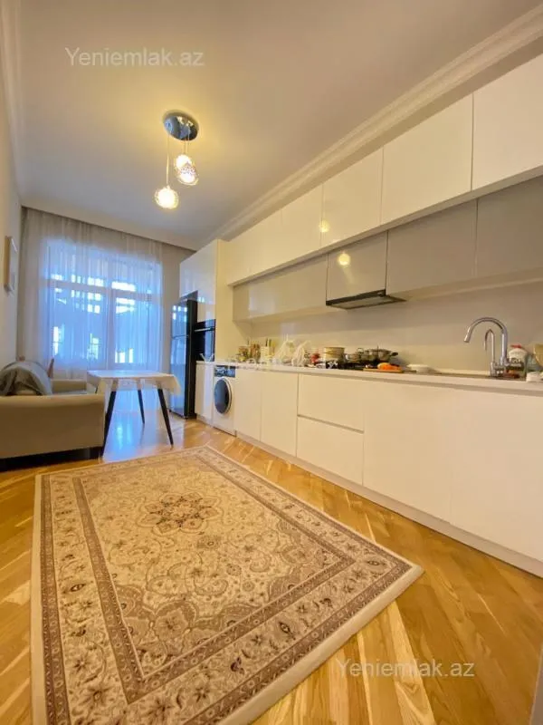 Satılır 3 otaqlı yeni tikili 125 m²