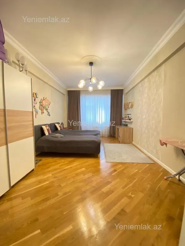 Satılır 3 otaqlı yeni tikili 125 m²