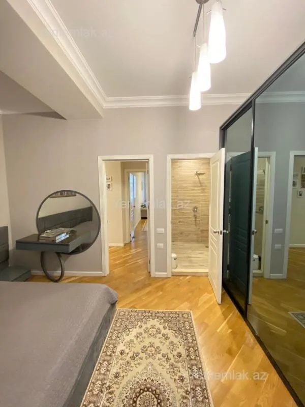 Satılır 3 otaqlı yeni tikili 125 m²