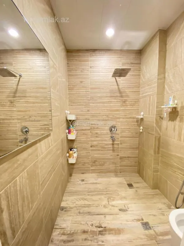 Satılır 3 otaqlı yeni tikili 125 m²