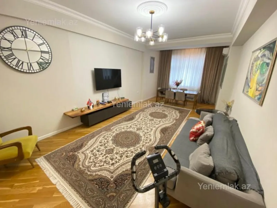 Satılır 3 otaqlı yeni tikili 125 m²