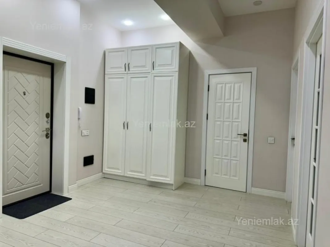 Satılır 3 otaqlı yeni tikili 105 m²