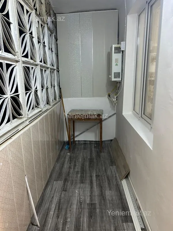 Satılır 2 otaqlı köhnə tikili 65 m²