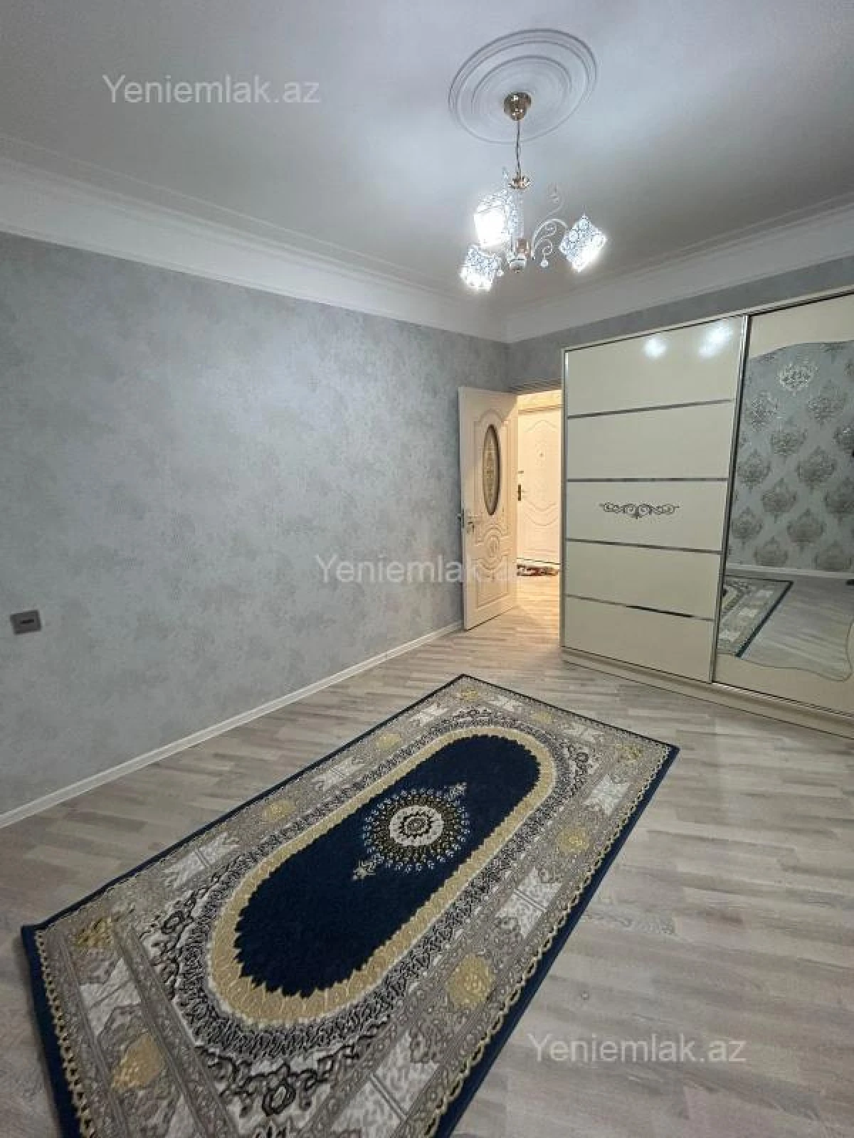 Satılır 2 otaqlı köhnə tikili 65 m²