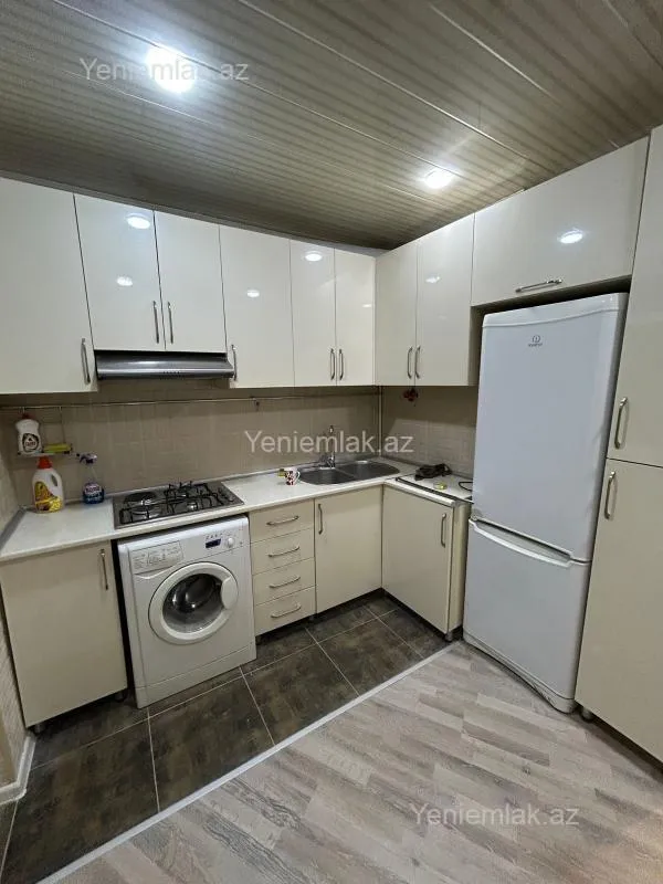 Satılır 2 otaqlı köhnə tikili 65 m²