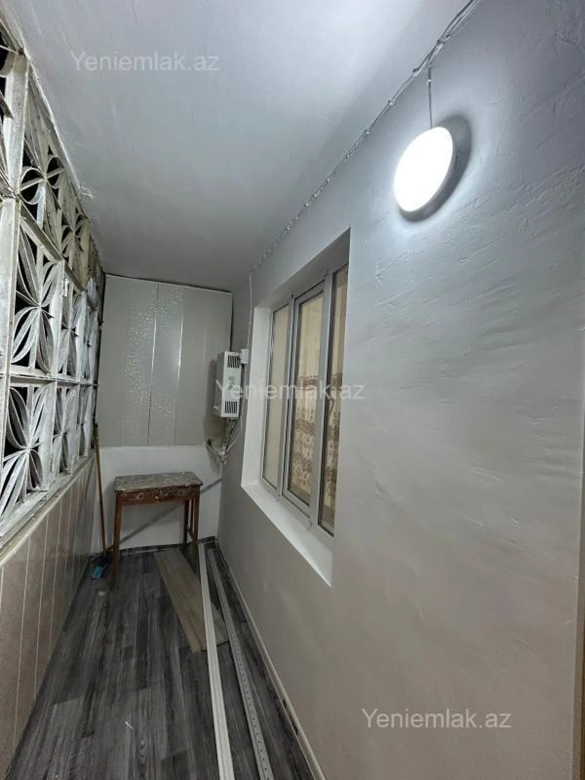 Satılır 2 otaqlı köhnə tikili 65 m²