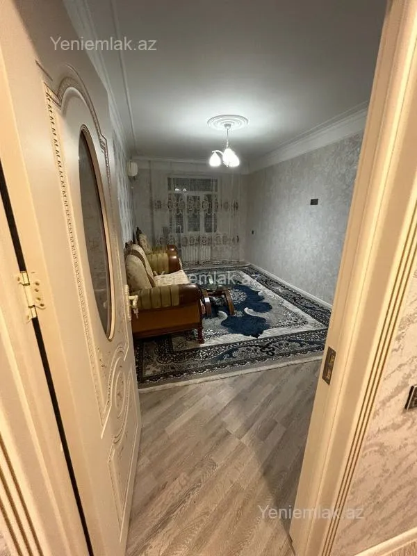 Satılır 2 otaqlı köhnə tikili 65 m²