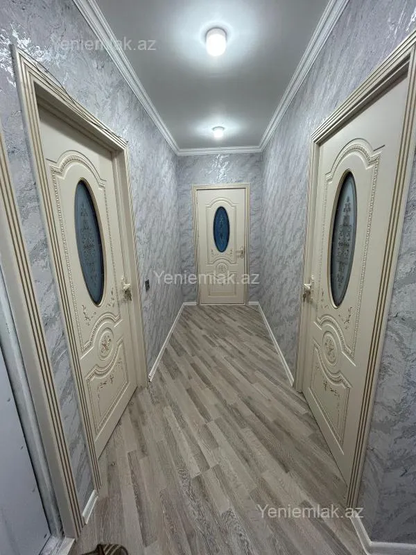 Satılır 2 otaqlı köhnə tikili 65 m²