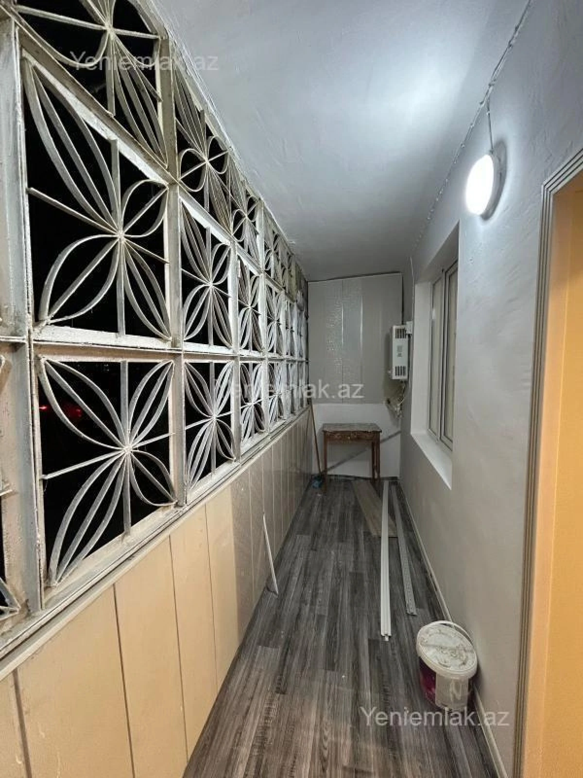 Satılır 2 otaqlı köhnə tikili 65 m²