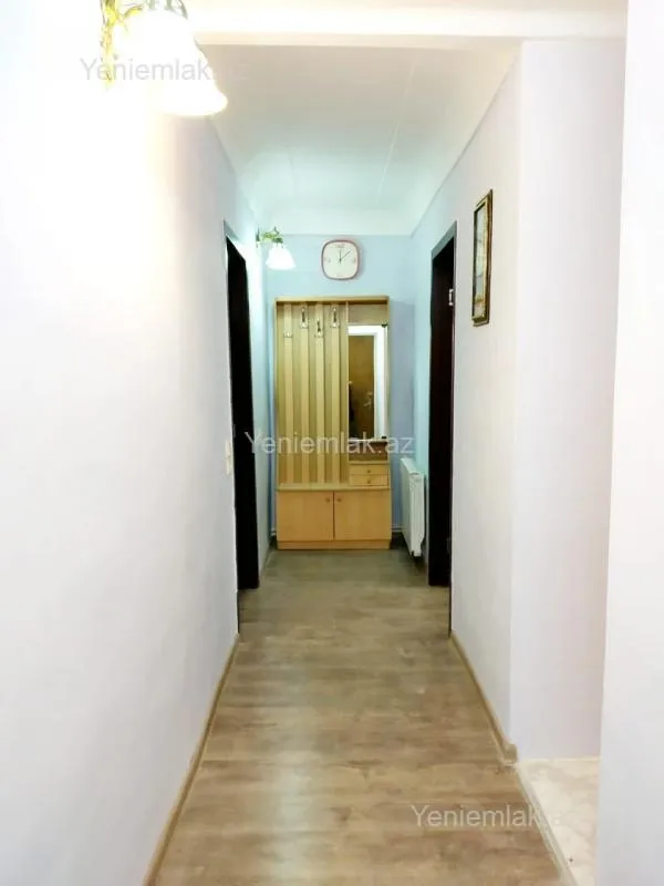 Satılır 2 otaqlı köhnə tikili 55 m²