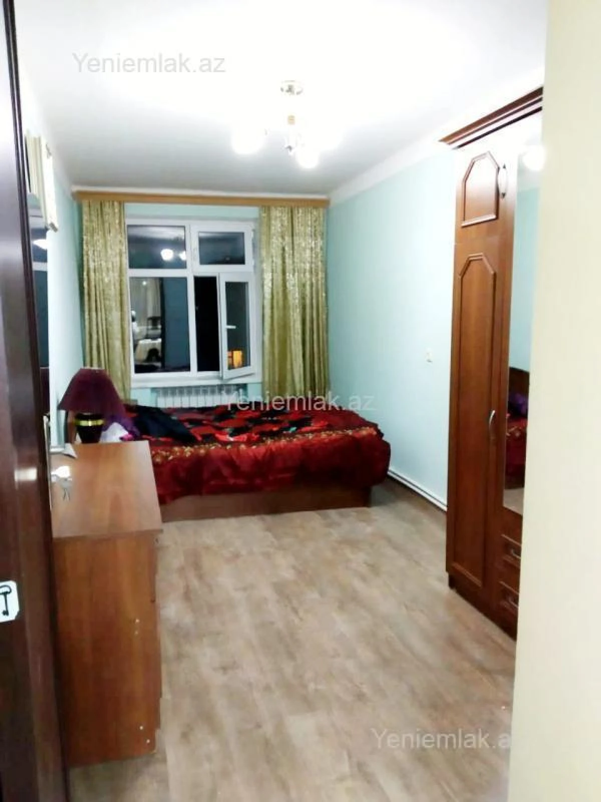 Satılır 2 otaqlı köhnə tikili 55 m²
