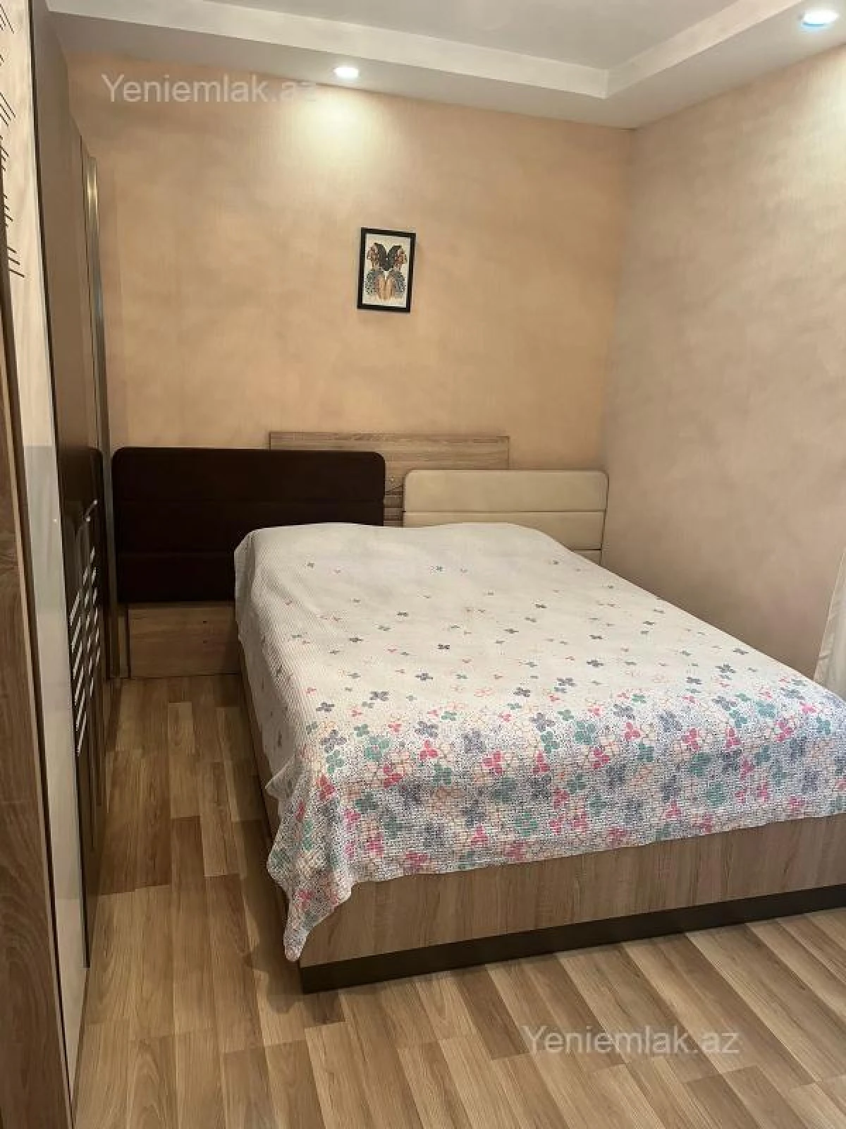 Satılır 2 otaqlı köhnə tikili 65 m²